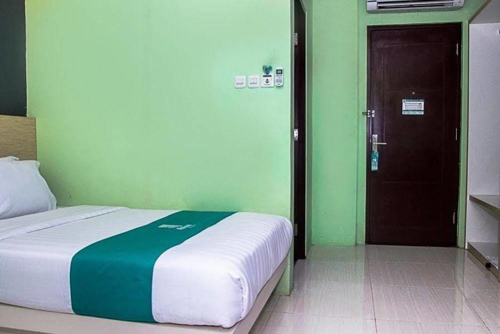 Oyo 277 Rukotel Near Rsu Adi Husada Undaan Kota Surabaya Esterno foto