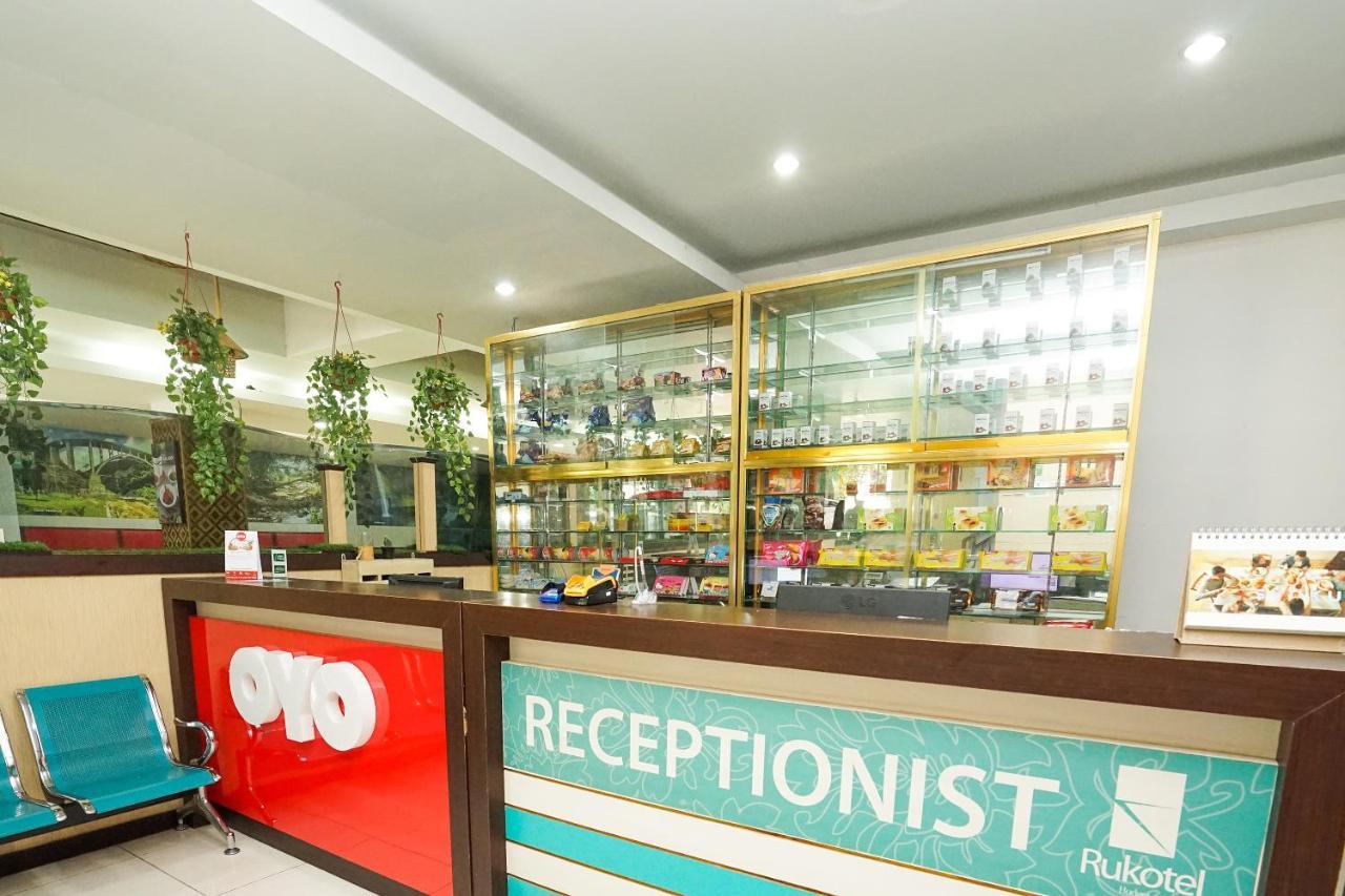 Oyo 277 Rukotel Near Rsu Adi Husada Undaan Kota Surabaya Esterno foto